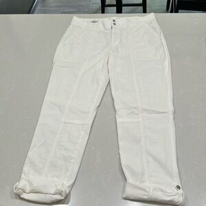 WHBM Size 8. Mid-Rise Pret-A-Pedi Crop Pants